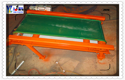 湖北锰矿磁选机干选经济节能锰矿磁选机是目前国内外性能好、技术先进的强磁选设备，该机从根本上解决了平环开云在线（中国）和平环高梯度磁介质容易堵塞这一世界性技术难题，它具有富集比大、对给矿粒度、浓度和品位波动适应性强、工作可靠、操作维护方便等优点，该机分选弱磁性矿石实现了精矿品位高和回收率高的双高优点。该系列设备用于低品位弱磁性锰矿的分选，能一次性提高锰矿10-20个品位。 一、湖北锰矿磁选机干选经济节能广泛应用 1、弱磁性矿物的选矿，例如：赤铁矿、褐铁矿、碳酸锰矿、氧化锰矿、黑钨矿、钽铌矿等。 2、非金属矿除铁、提纯，例如：石英、长石、霞石、萤石、硅线石、锂辉、高岭土等。 3、转环立式旋转、反冲精矿。平环强磁选和磁介质堵塞的问题是国内外几十年未解决的技术难题。立环磁选机采用转环立式旋转方式，对于每一组磁介质而言，冲洗精矿的方向与给矿方向相反，粗颗粒不必穿过磁介质堆便可冲洗出来，从而有效地防止了磁介质堵塞。 4、设置矿浆脉动机构，驱动矿浆产生脉动流体力。在脉动流体力的作用下，矿浆中的矿粒始终处于松散状态，可提高磁性精矿的质量。